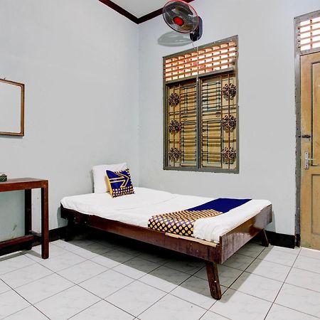 Spot On 94085 Hotel Agung 普禾加多 外观 照片
