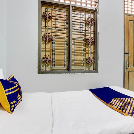 Spot On 94085 Hotel Agung 普禾加多 外观 照片