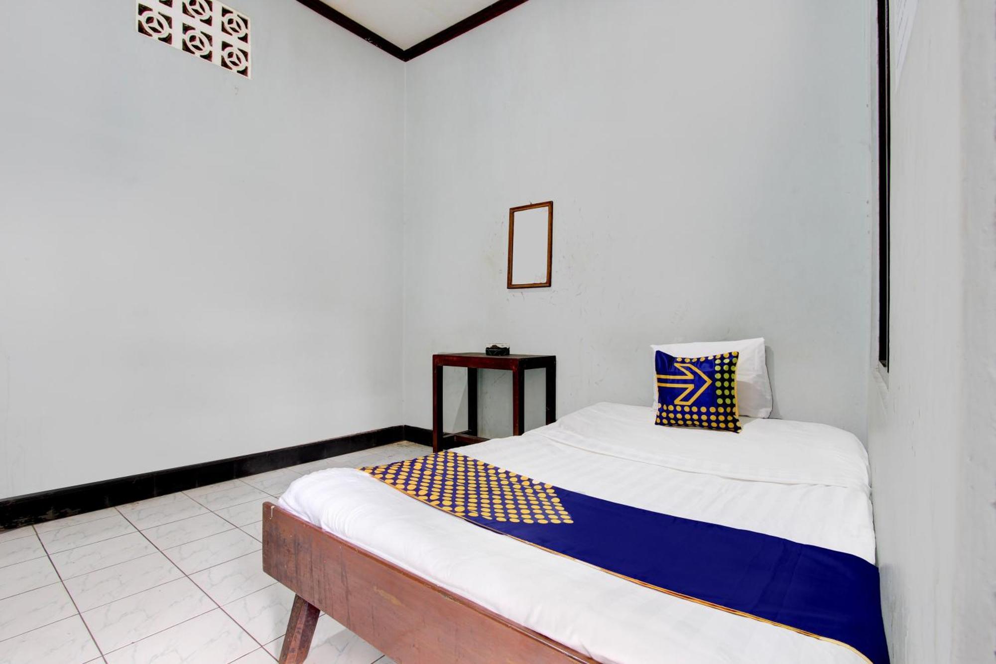 Spot On 94085 Hotel Agung 普禾加多 外观 照片