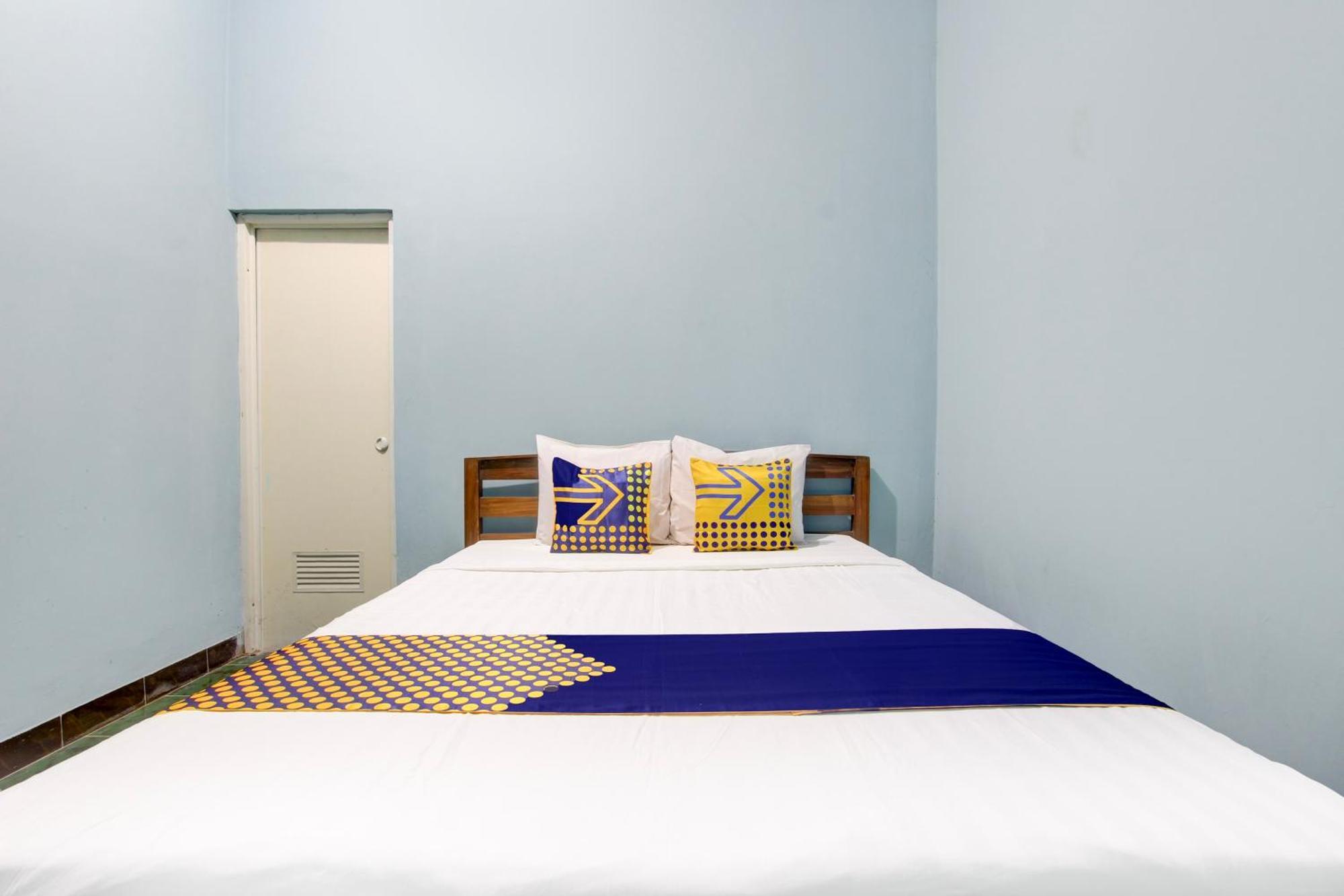 Spot On 94085 Hotel Agung 普禾加多 外观 照片