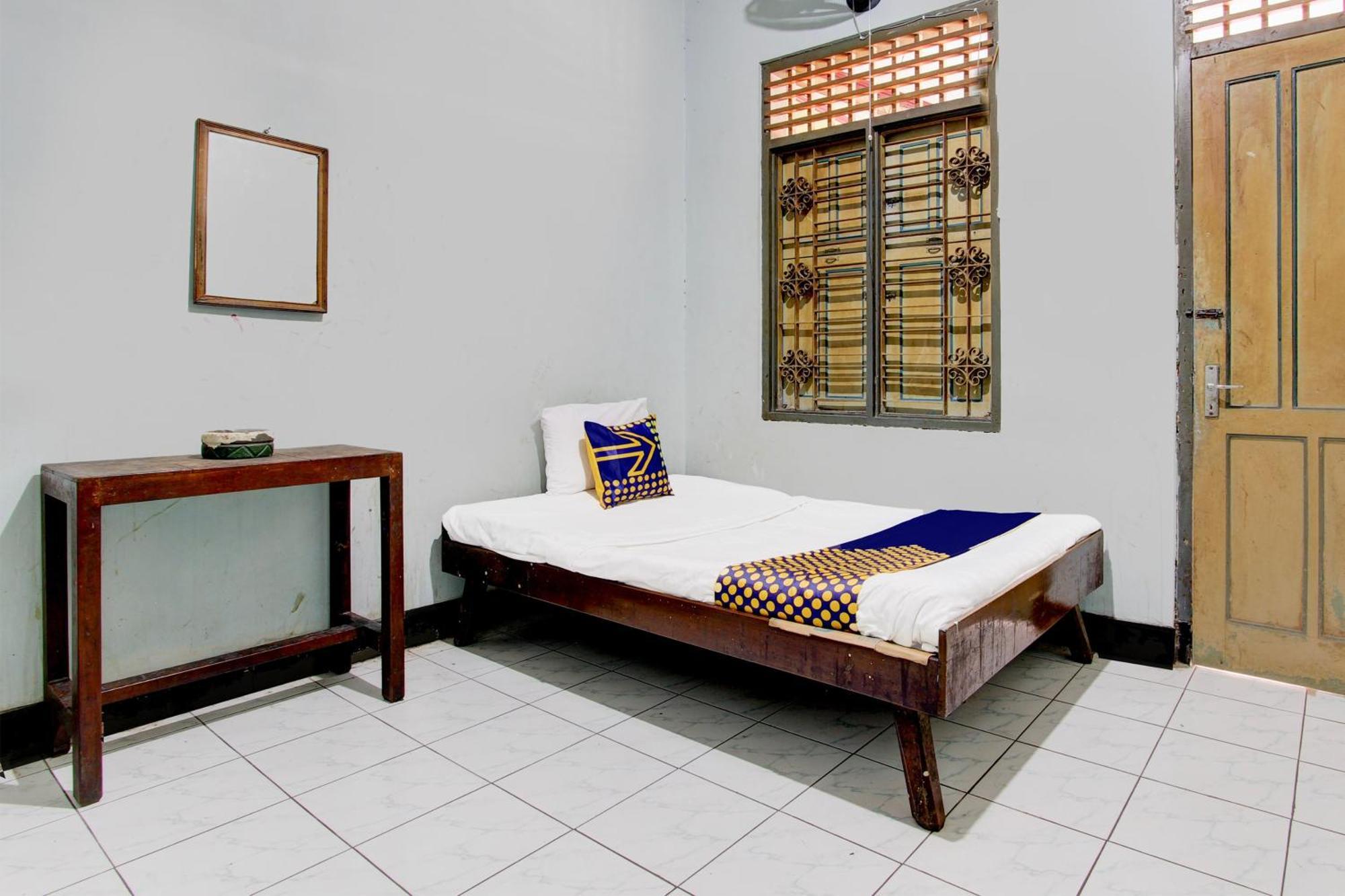 Spot On 94085 Hotel Agung 普禾加多 外观 照片