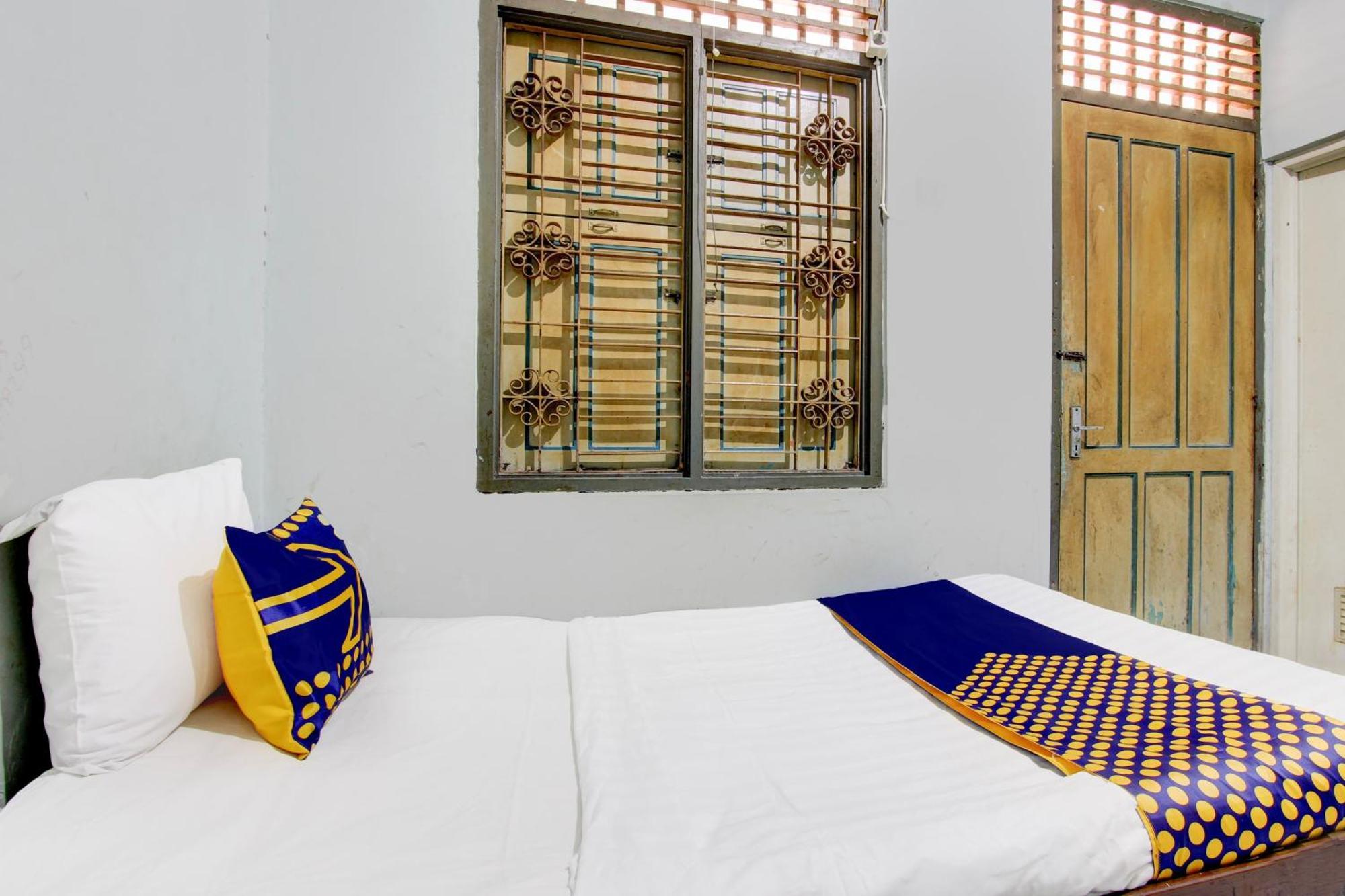 Spot On 94085 Hotel Agung 普禾加多 外观 照片