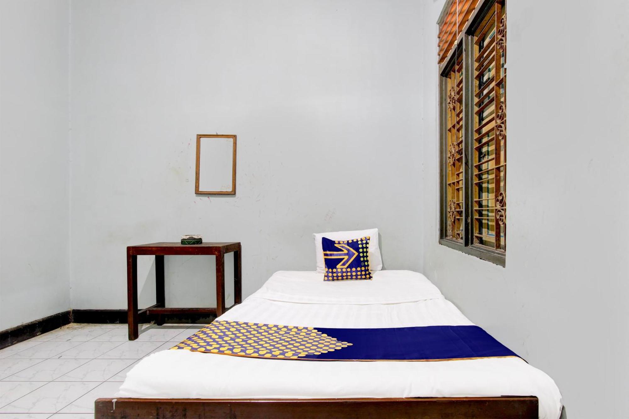 Spot On 94085 Hotel Agung 普禾加多 外观 照片